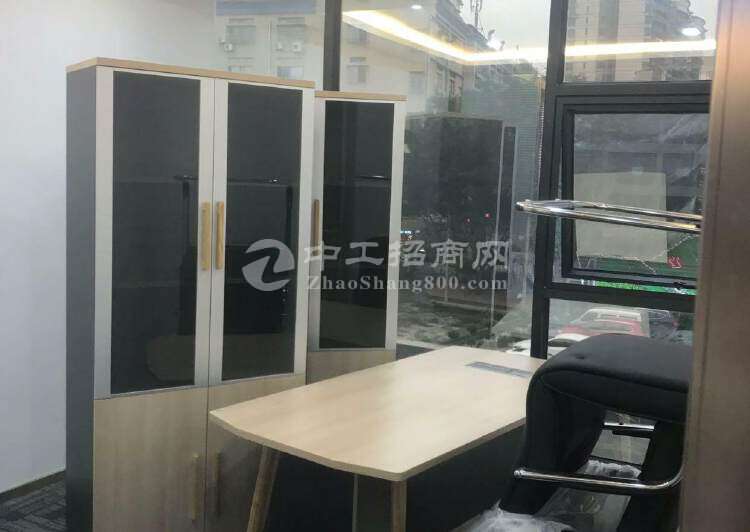 广州市天河区科韵路地铁站附近新出400平装修带家私办公室出租9