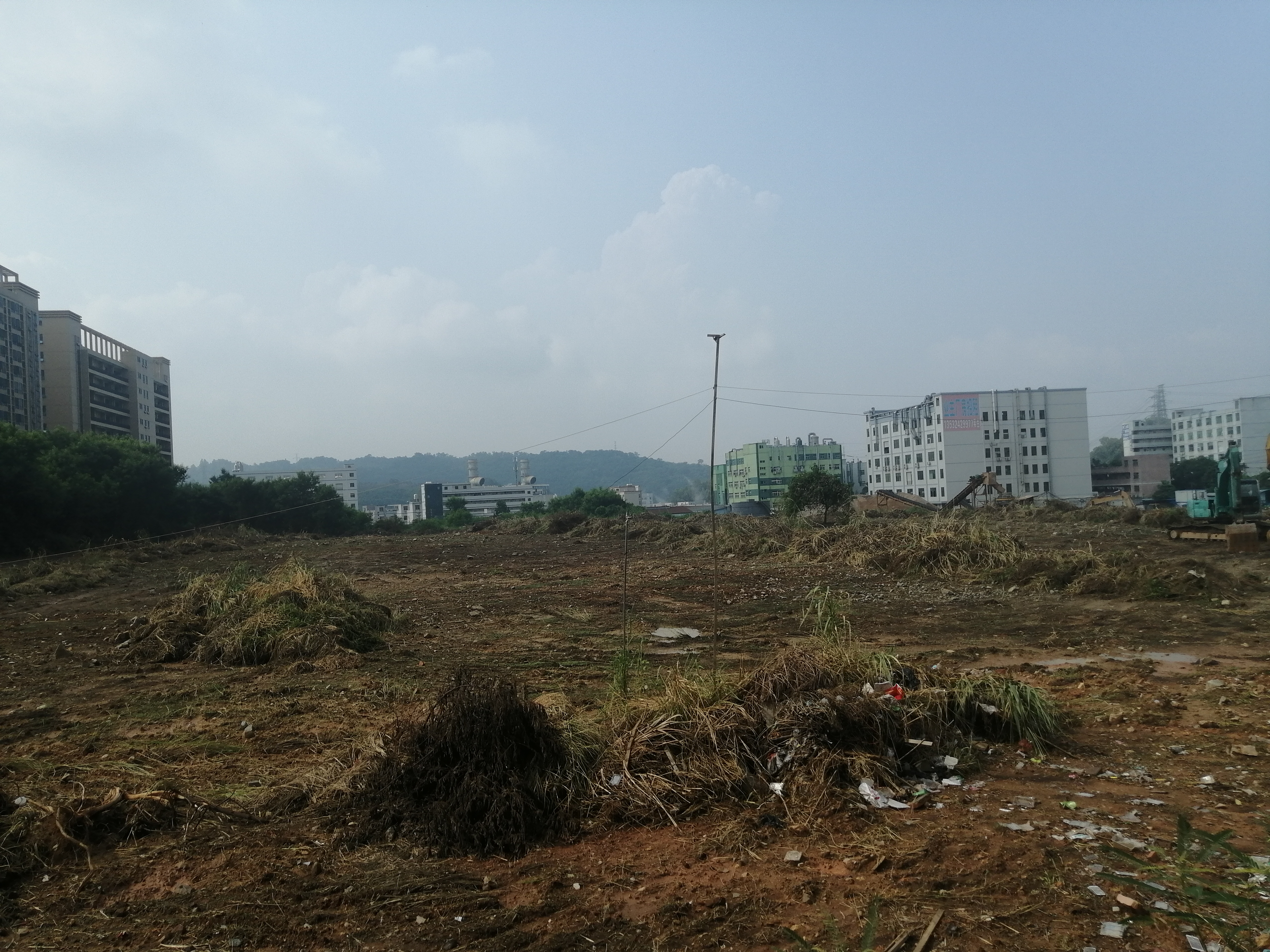 凤岗雁田凤路旁12000平空地出租3