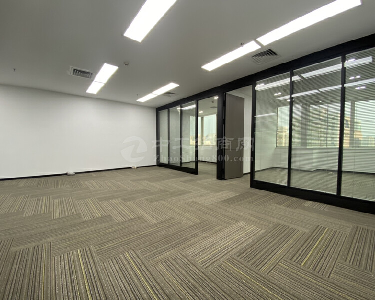 东门老街精装修写字楼研发办公室135平方米2加1格局