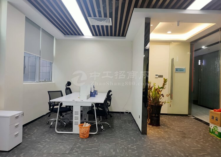 深圳湾科技园小面积写字楼100平起租，地铁口价格便宜，位置好7