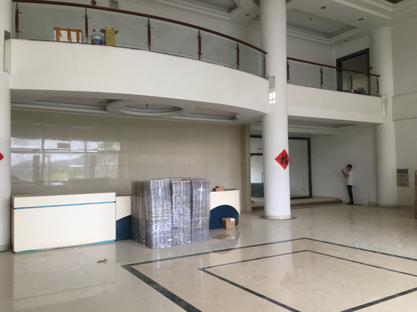 惠东县大岭镇豪华装修办公室800平水电到位可分租