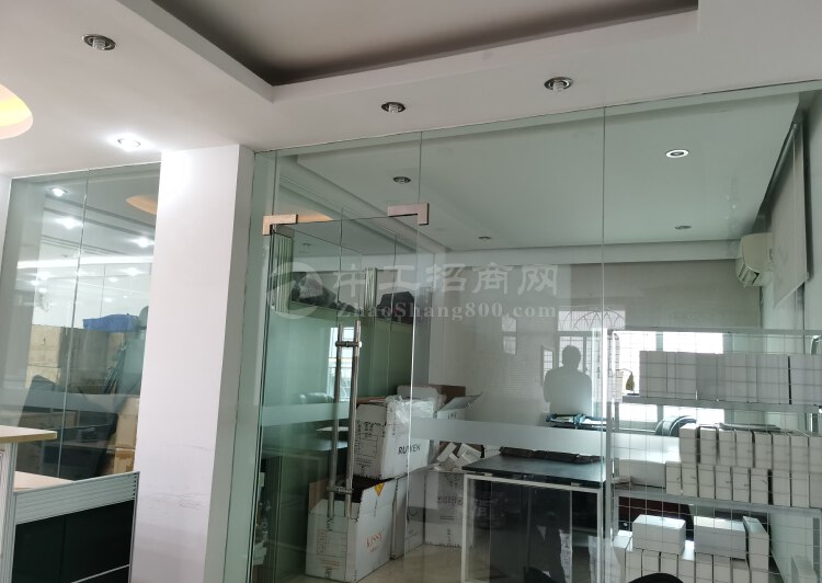观澜桂花工作站附近楼上125平精装修办公室出租4