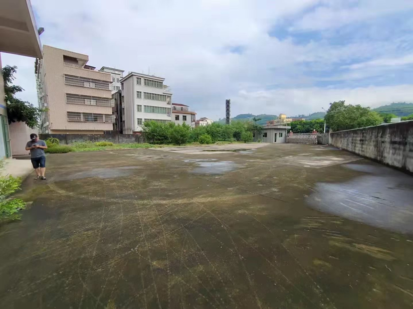 镇隆镇长龙村国道旁边原房东独院标准厂房2层3300平方出租