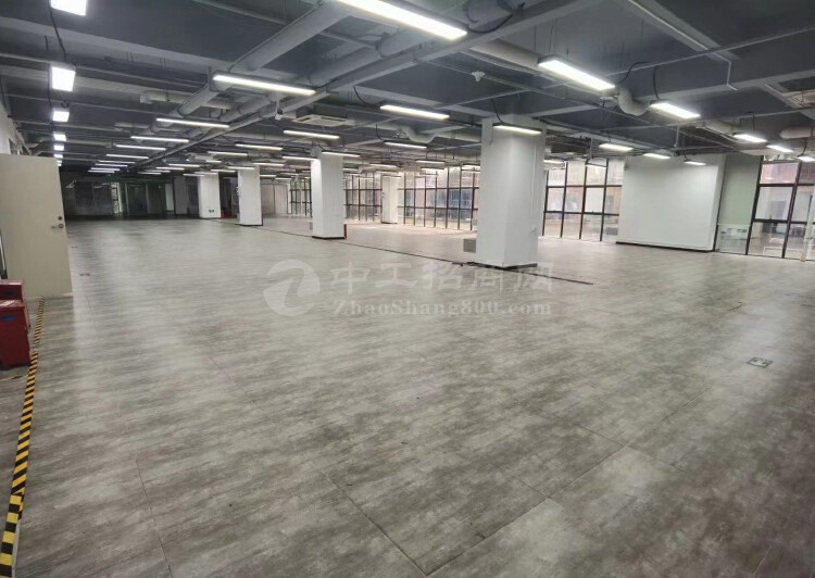 龙华民治地铁站创意园新出整层3300平办公室标准厂房出租2