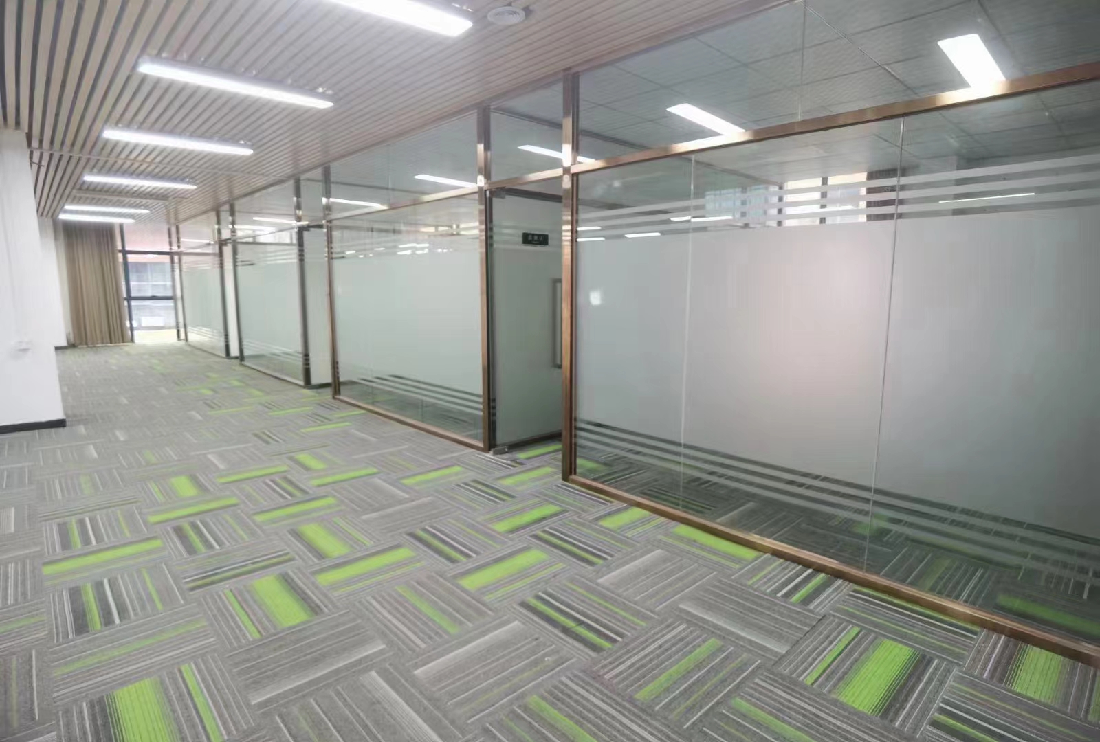 龙华民治地铁站创意园新出整层3300平办公室标准厂房出租