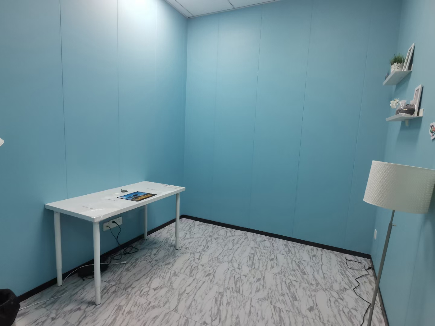 福永地铁口精装办公室800平，现成直播间装修，适合直播公司