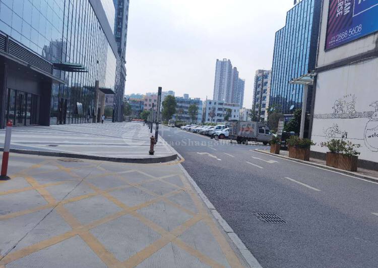 深圳龙岗布吉长龙地铁口新出5楼236平户型方正带装修出租3