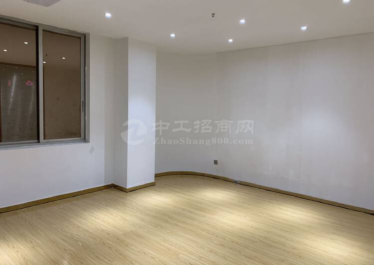 深圳罗湖甲级写字楼2+1格局精装修拎包入住小面积办公室出租。5
