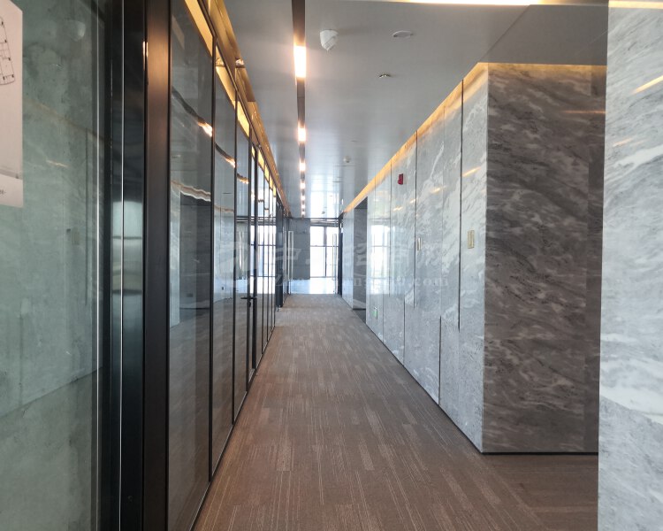 科技园北区285㎡电梯口可定制装修落地窗