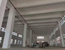 镜湖工业区新出标准厂房一楼1600方出租，电150kba