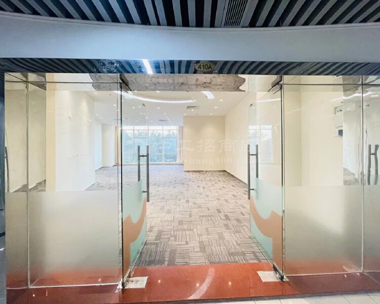 南山桃园地铁站，168平1+1格局豪华装修小面积办公室出租。