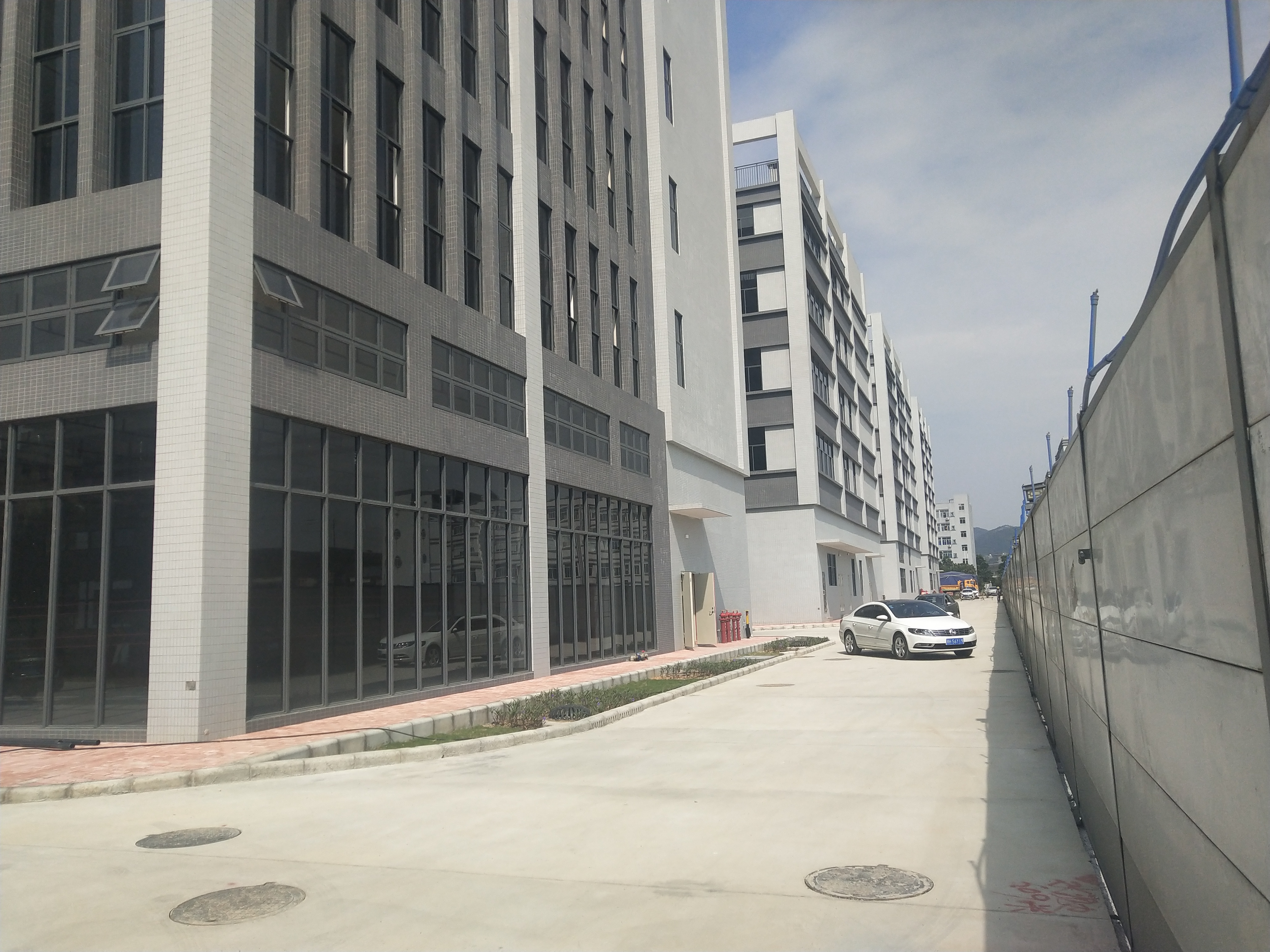广州花都区狮岭镇合成工业区新出园区标准厂房4栋15f