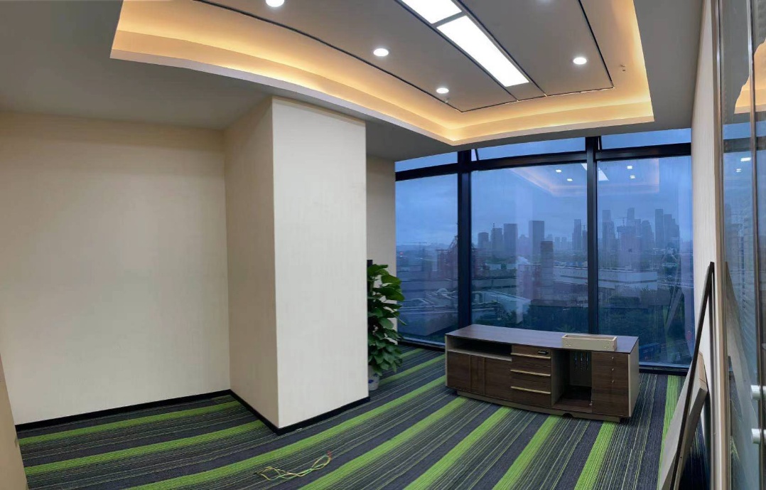 南山前海260平3+1格局精装修办公室出租，可拿补贴。