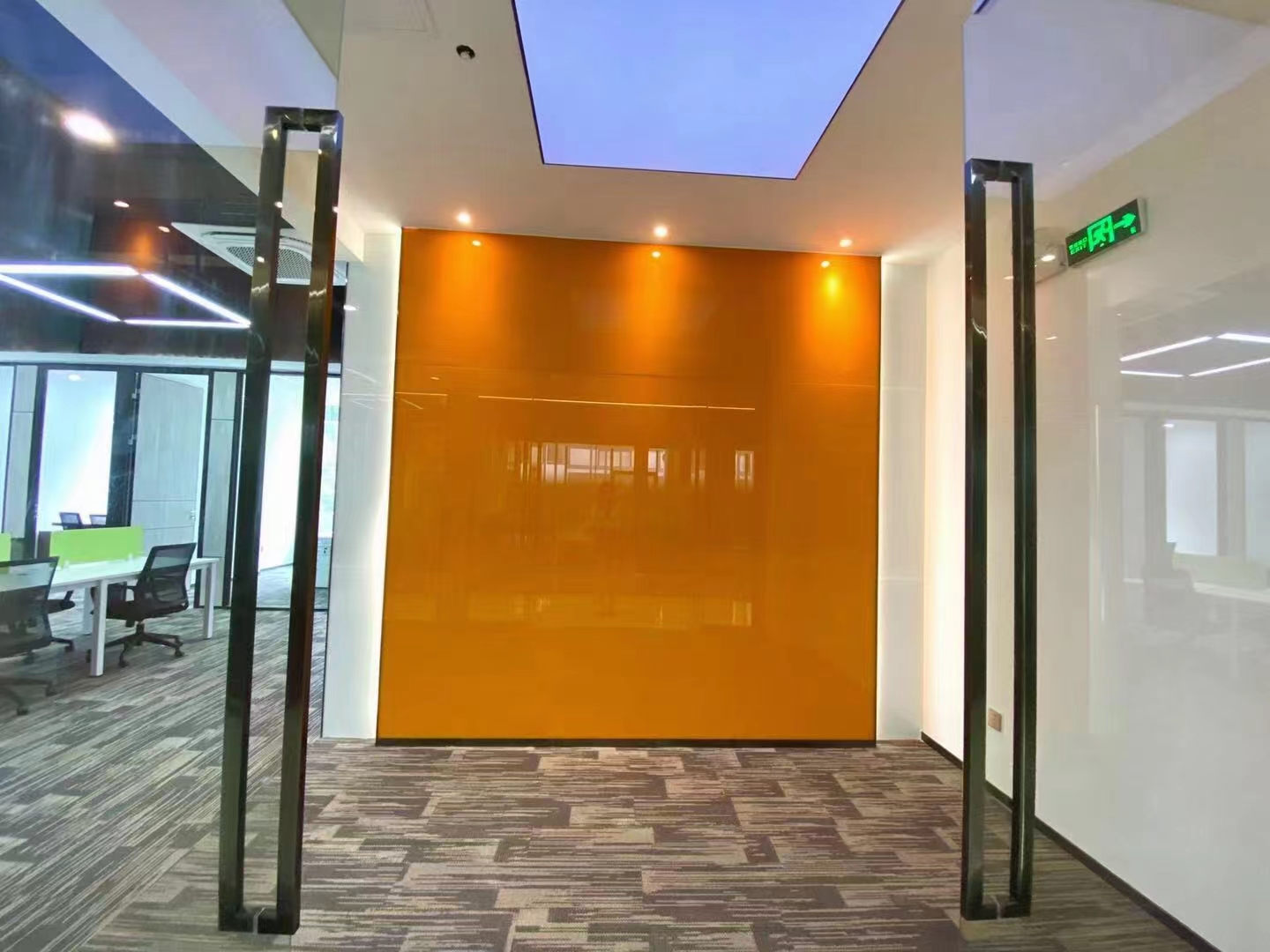 海珠区创意园新出创意园精装修办公室216平方带家具