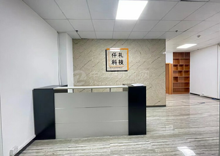 龙华东环二路新出小面积100平精装修办公室出租1