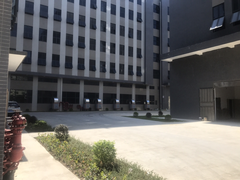坂田全新厂房2000平方出租，适合仓库，办公，生产！