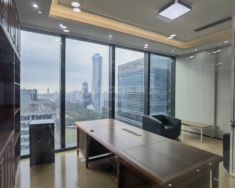 南山科技园储能大厦480平俯瞰南山海景办公室使用率超高