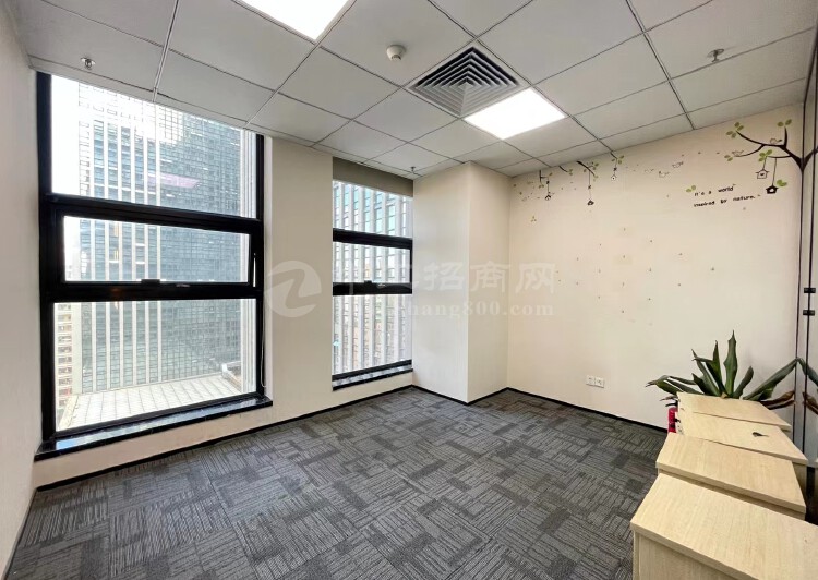 龙华地铁口附近新出536平办公室带家私拎包办公7