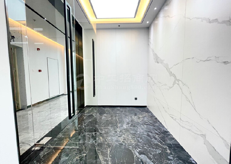 南山深圳湾精装修办公室小面积168平出租，采光好，户型方正4