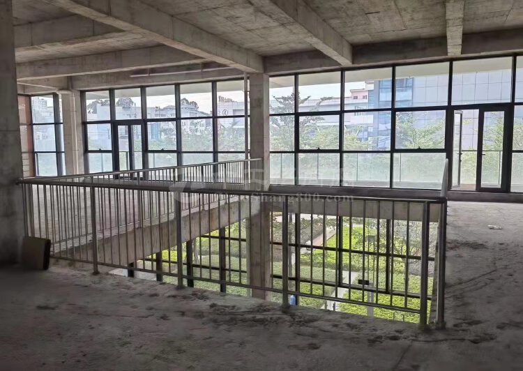 深圳布吉独栋总部办公楼出租800平玻璃幕墙原房东实际面积出租2
