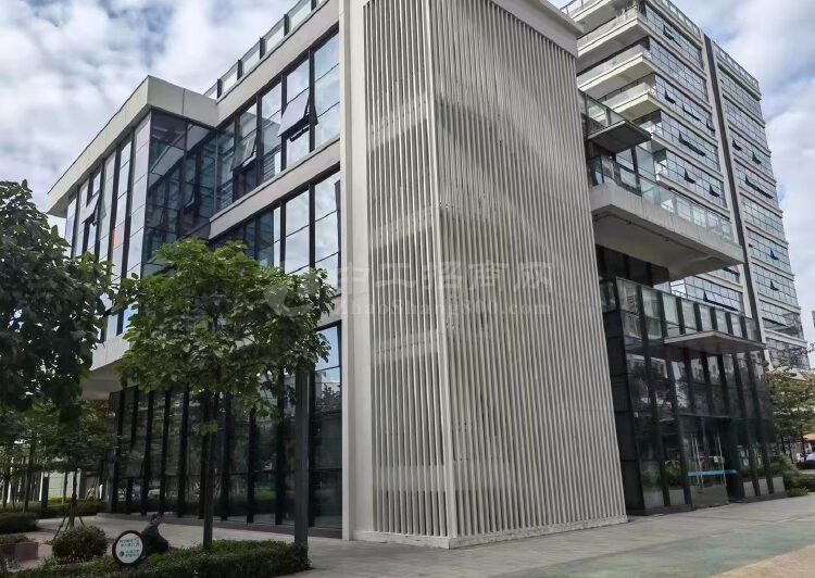深圳布吉独栋总部办公楼出租800平玻璃幕墙原房东实际面积出租3