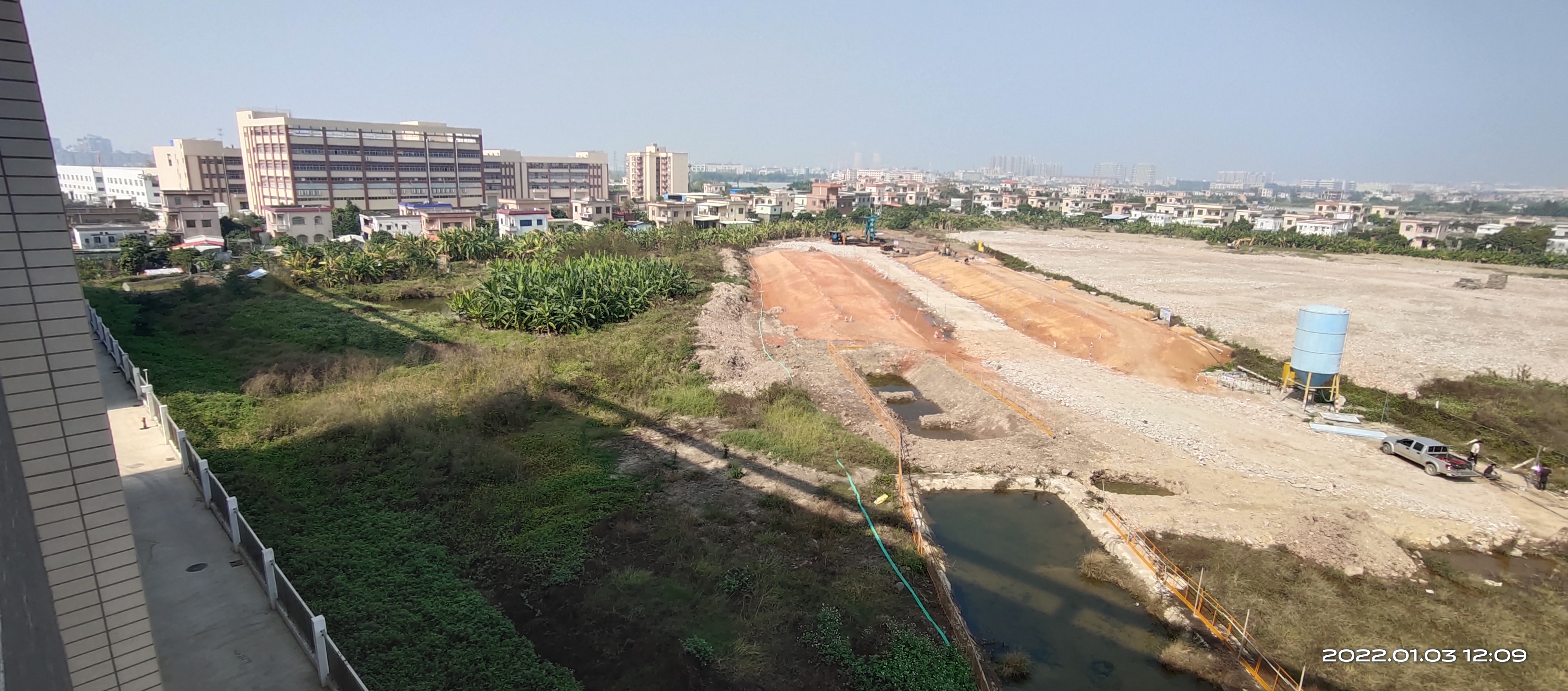 三角镇新出高速出口10000平方空地可定建1