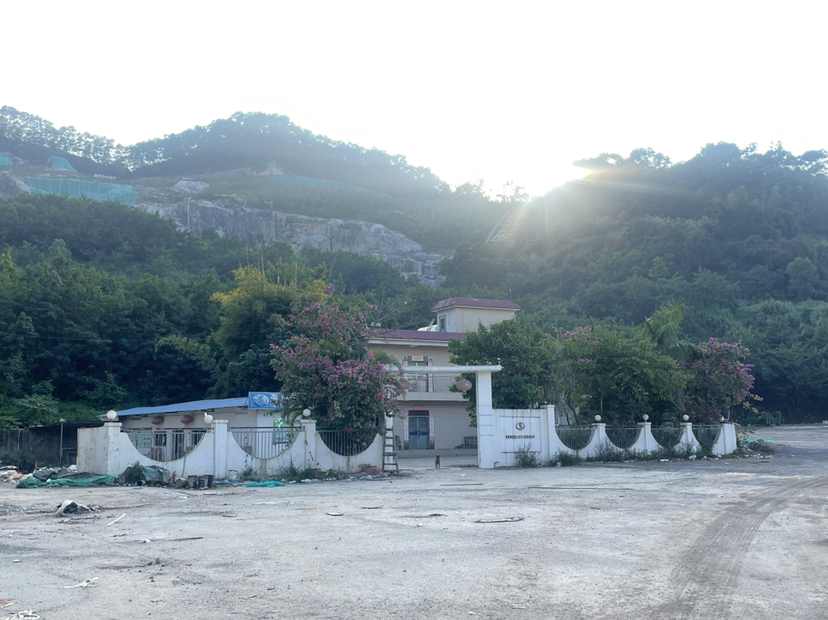 石岩水田高速口附近，红证，10000平空地1