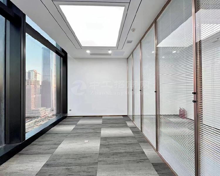 前海新出首排一线海景写字楼办公室出租，3+1格局可定制装修。