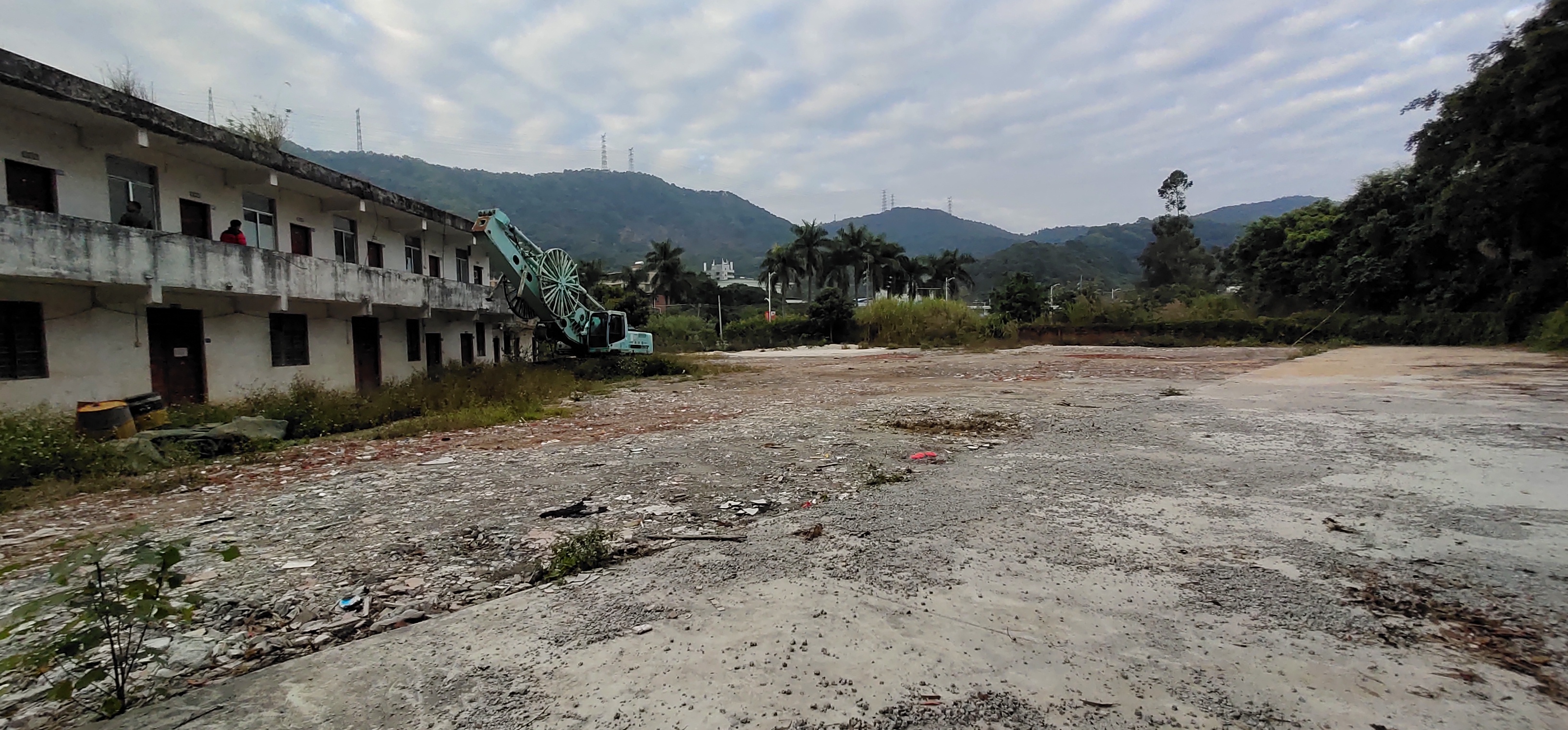 广州市白云区大源街出租道空地6000平方，可定建2