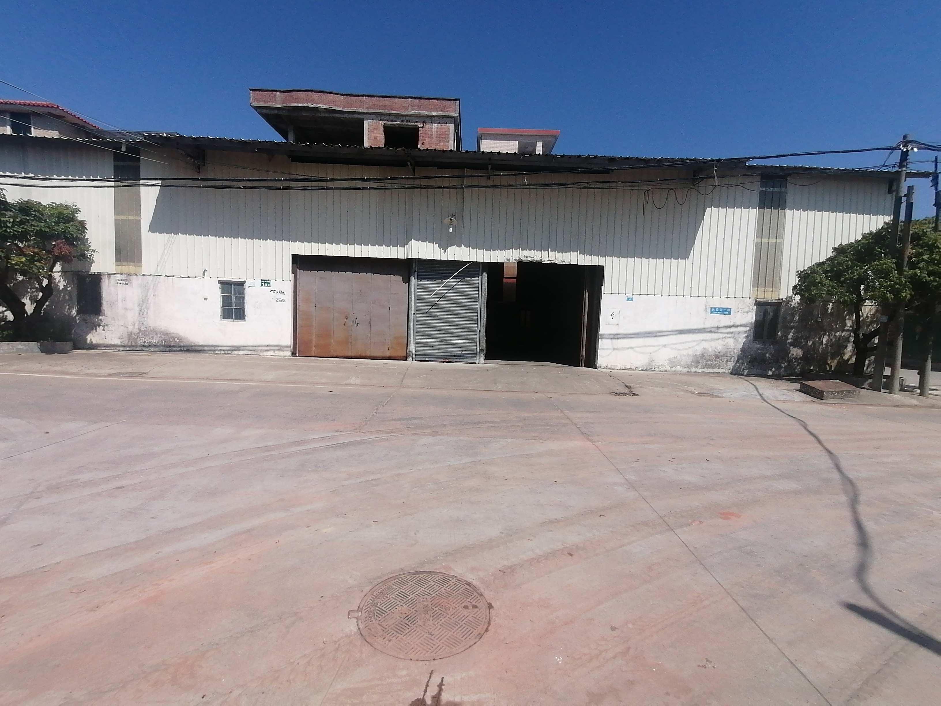 石滩三江镇村委小型单一层钢构厂房仓库出租400方,适合各类行