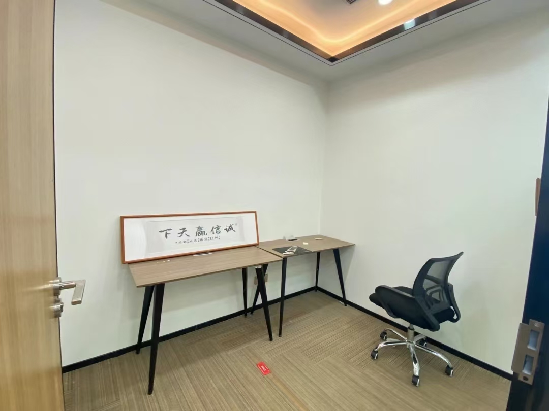 福田149平精装修办公室出租，带全套家私，2+1格局