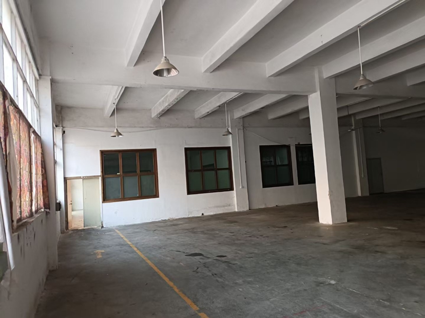 长安锦厦新出一楼1500平方，高度4.5米，可做仓库