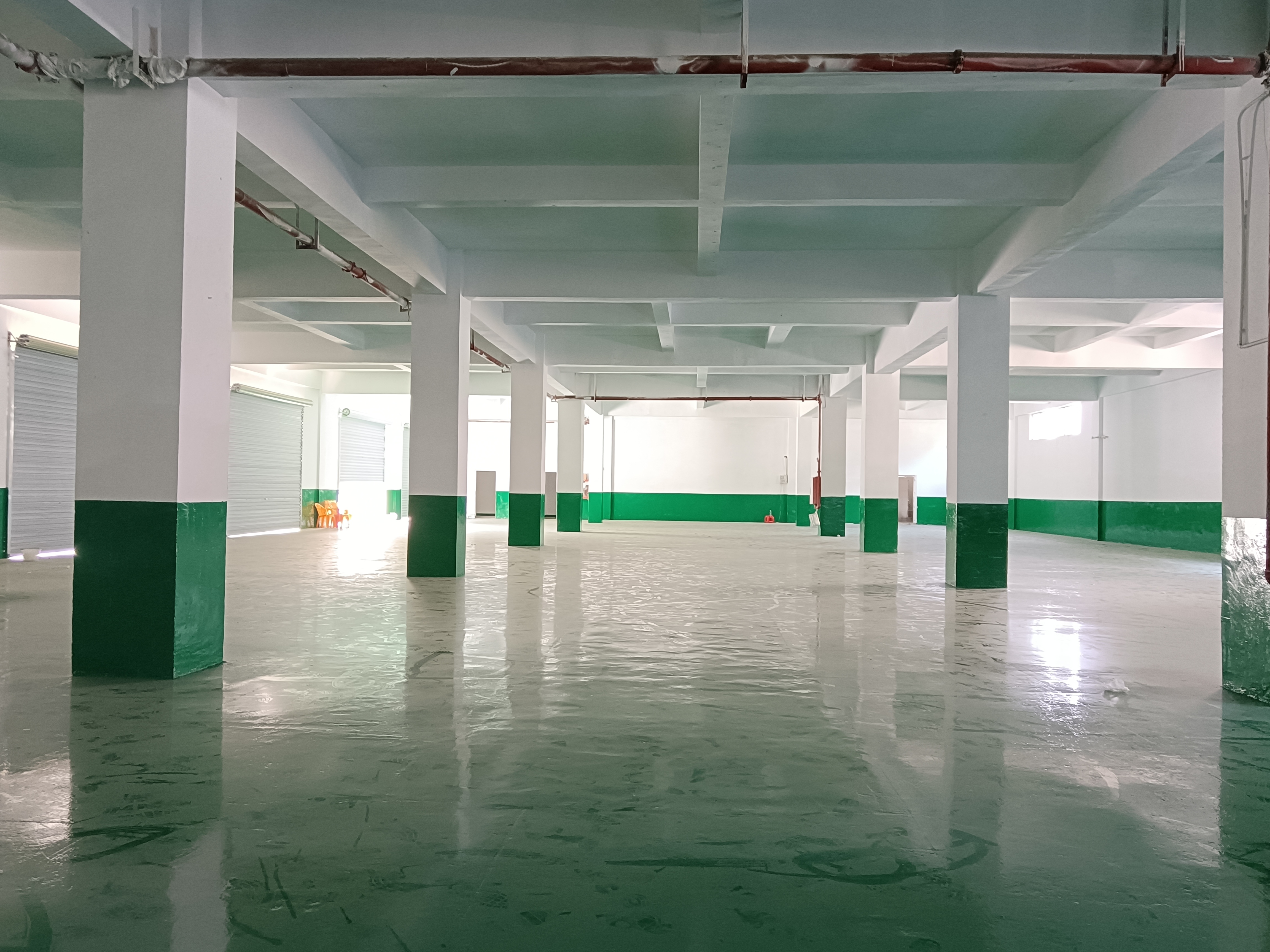 沙井芙蓉工业园一楼1800平全新地坪漆厂房仓库物流厂房出租