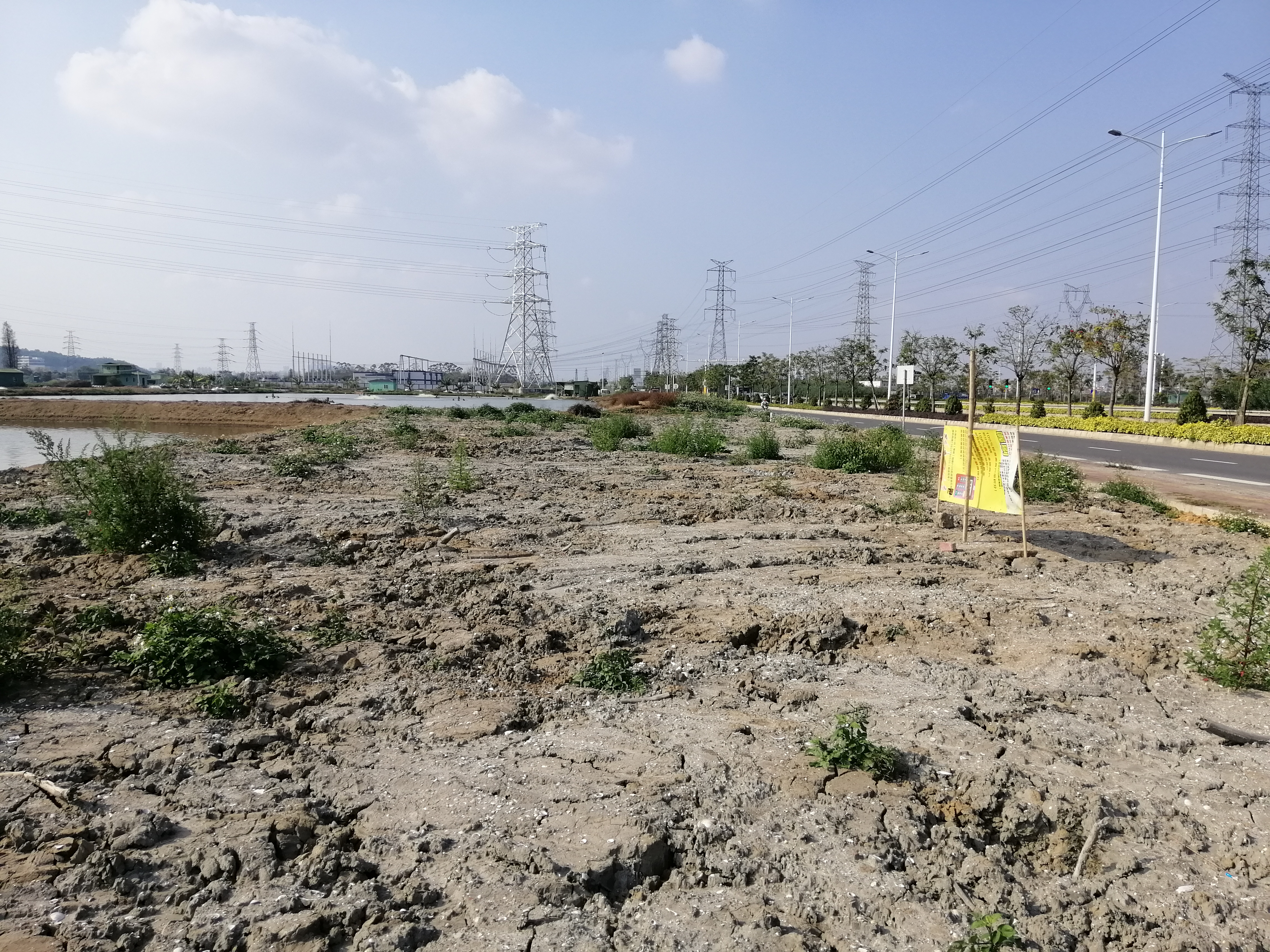 黄圃镇马新工业区原房东空地，地皮出租，产权明确，有房产证。1