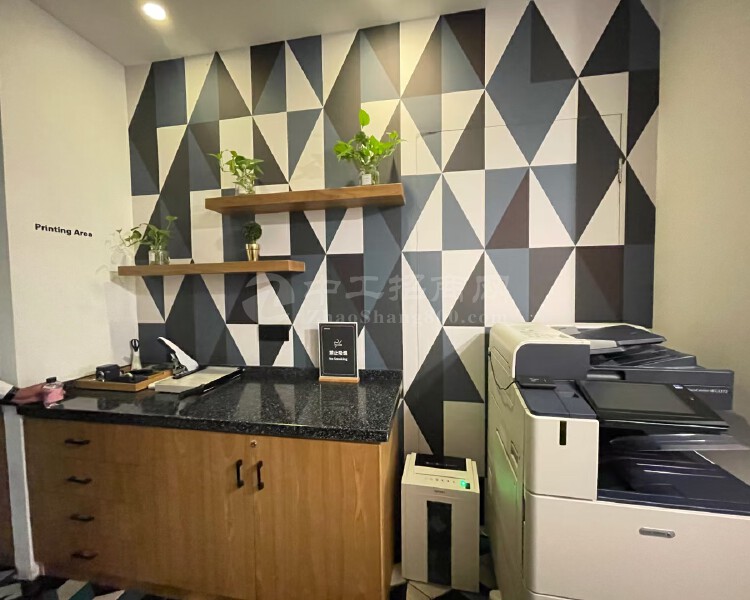 广东惠州东江高新科技园精装修办公室出租。