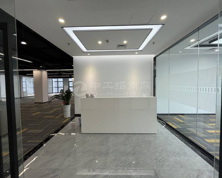南山科技园，深圳湾1130平精装，带大阳台，地铁口，三面采光