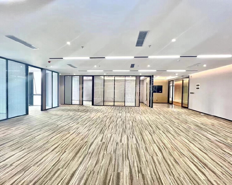 南山前海最舒服小面积办公室出租，303平，享受云端办公。