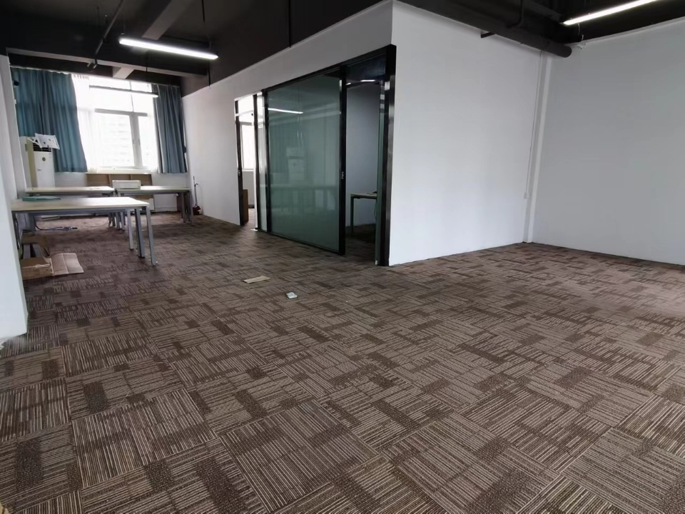罗湖水贝石化工业区精装修办公室170平出租