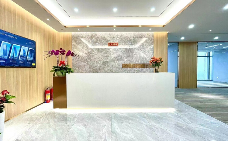 深圳福田卓越时代新出楼上698平写字楼出租，电梯口西南向。1
