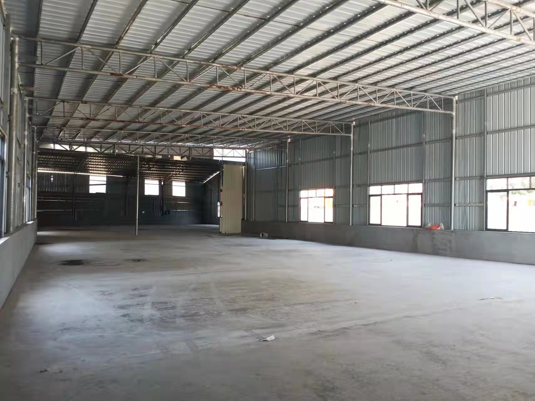 番禺新水坑市新路边1200方单一层简易厂房仓库超低价出租