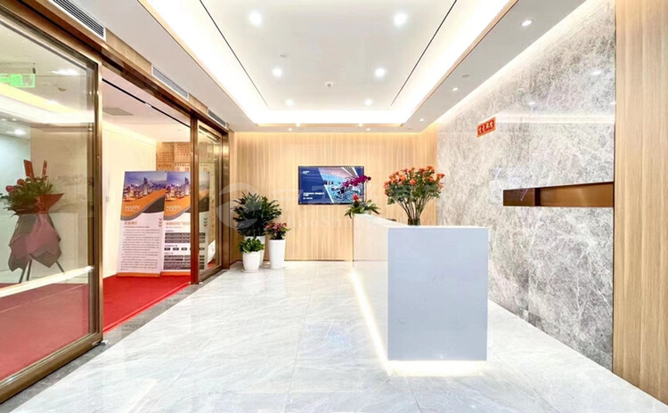 深圳福田卓越时代新出楼上698平写字楼出租，电梯口西南向。3