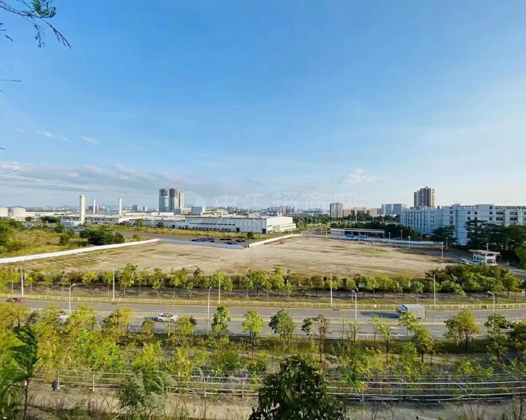 龙华观澜高速路口超大空地出租，3万平方2000平起租工业用地