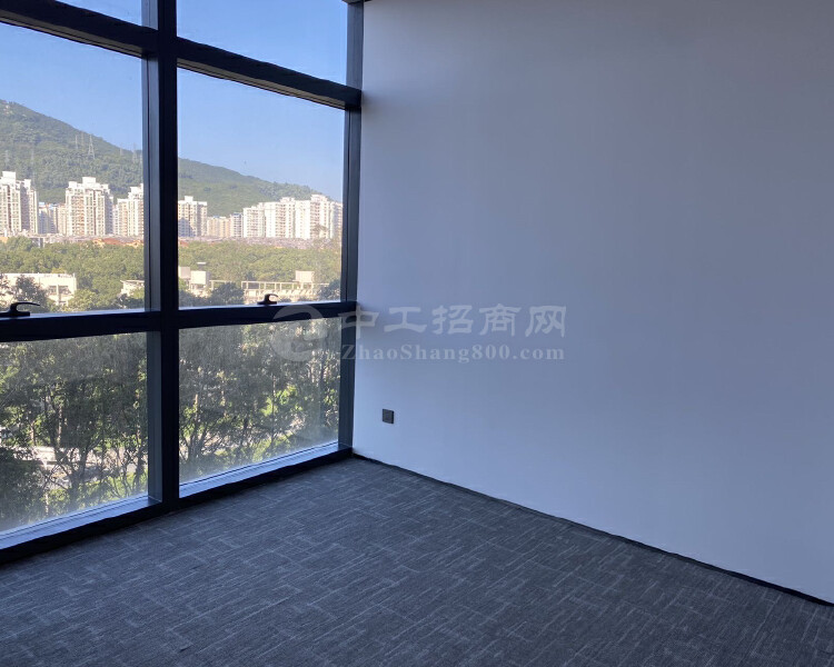 南山华侨城458平精装修，甲级写字楼，双面采光办公室出租。