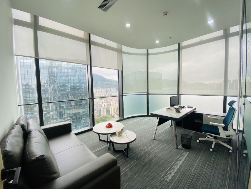 南山西丽方大城，新出356平精装3+1格局办公室出租。