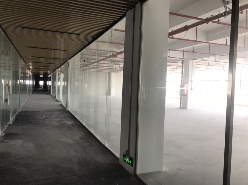 新塘镇民营工业区楼上精装修办公室仓库1450平米
