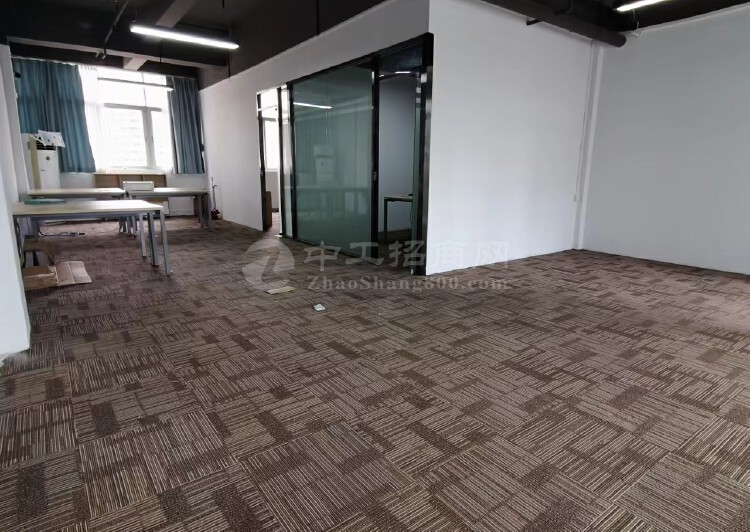 罗湖水贝石化工业区办公室750平带隔间拎包入住5