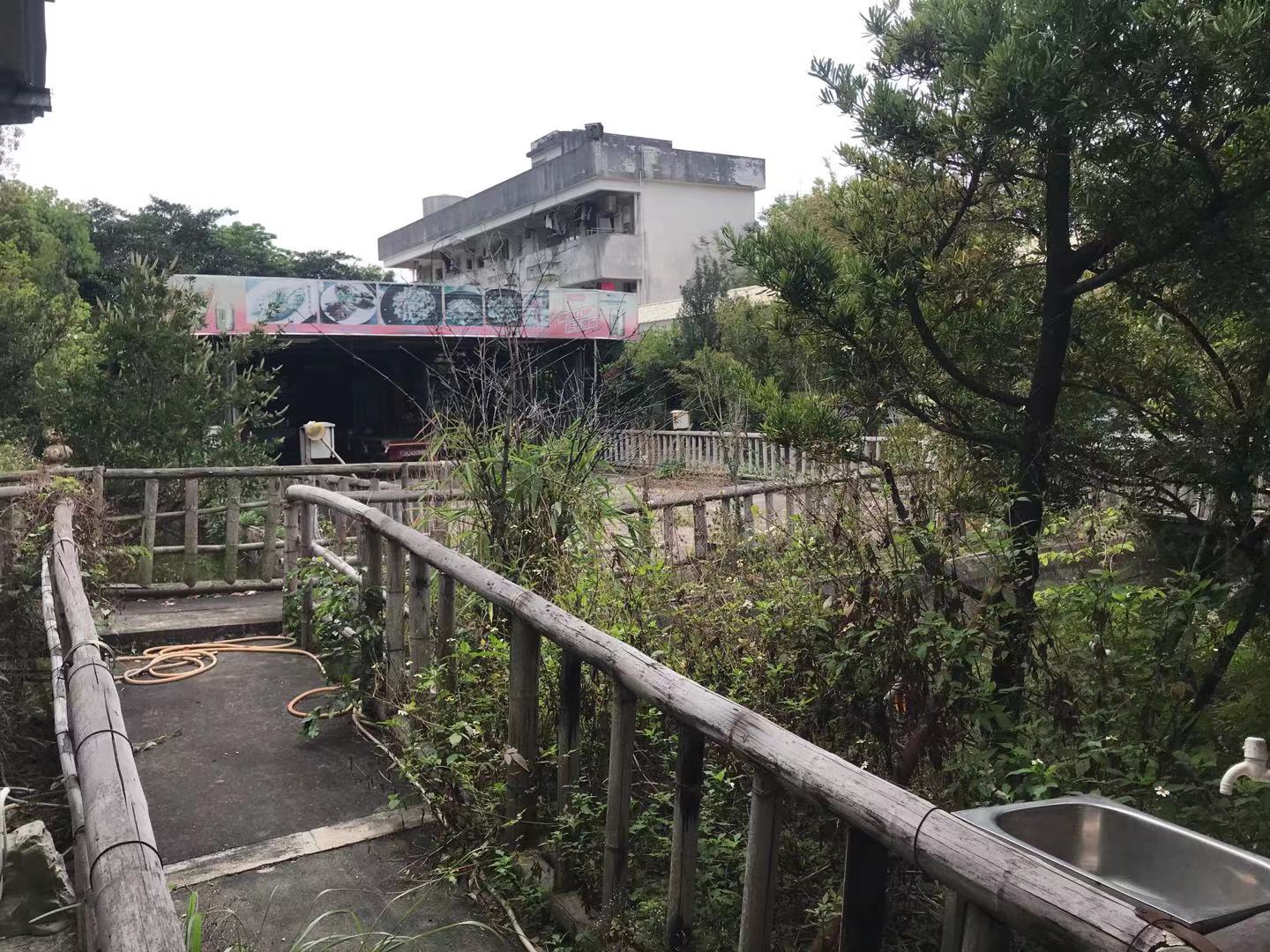 中山市东区8亩土地带现成农庄出租，价格面议3