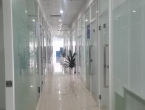 宝龙全新共享办公2000平方出租带家私会议室茶水间