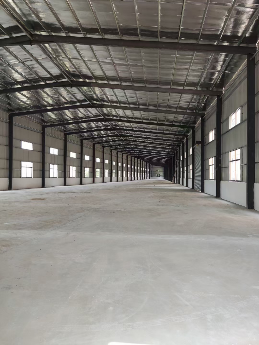 常平漱新全新钢结构厂房，2800平方可做小型加工，仓库。