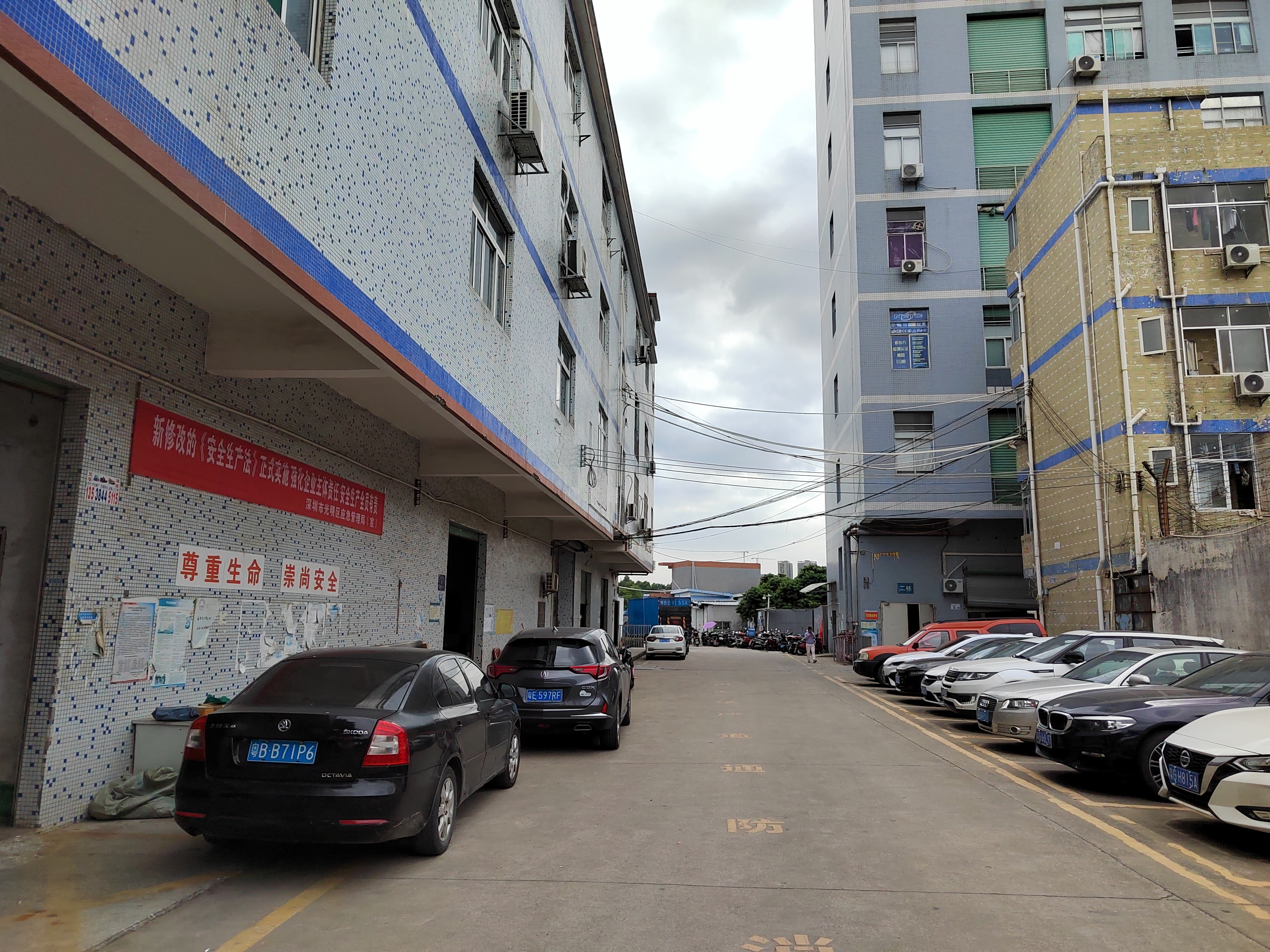 公明楼村新出楼上带装修700平厂房出租0